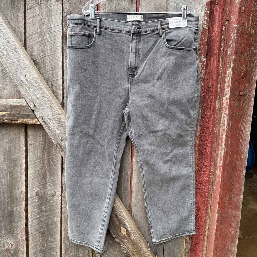 Abercrombie & Fitch Gray Ankle Straight Leg Jeans